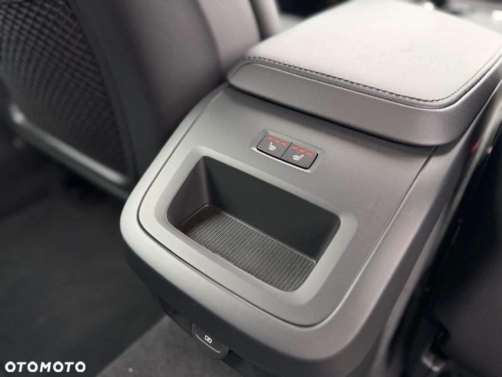 Volvo V60 Cross Country B4 D AWD Plus - 24