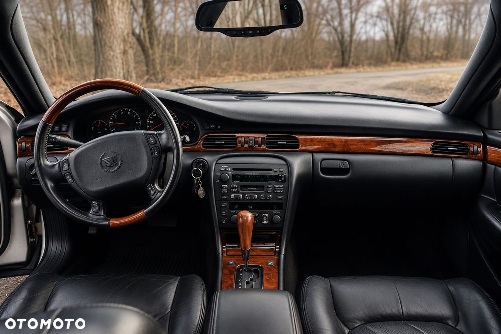 Cadillac STS - 7