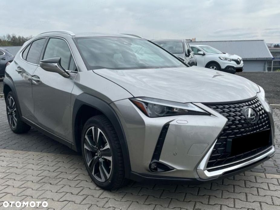 Lexus UX - 3