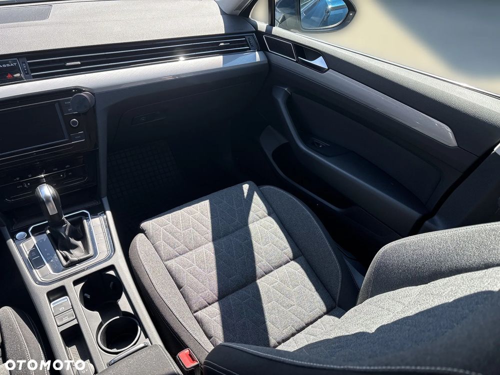 Volkswagen Passat 2.0 TDI EVO Business DSG - 19