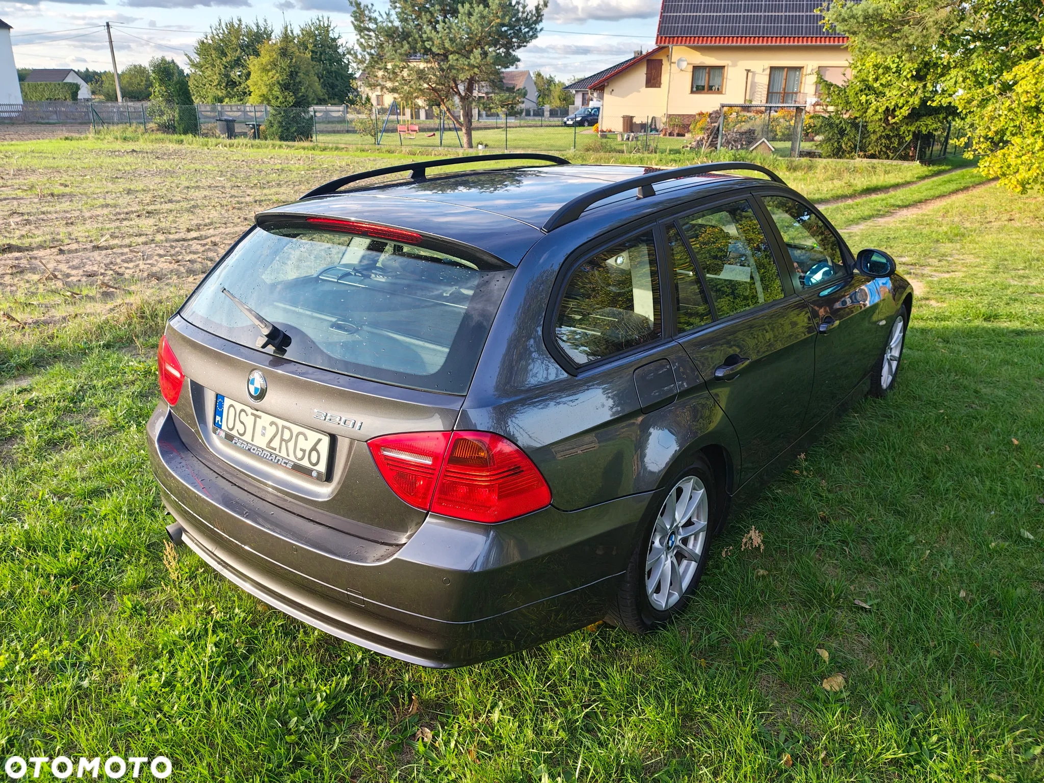 BMW Seria 3 320i Touring - 37