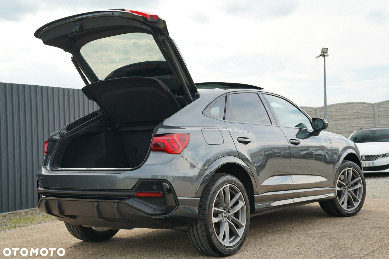 Audi Q3 Sportback - 14