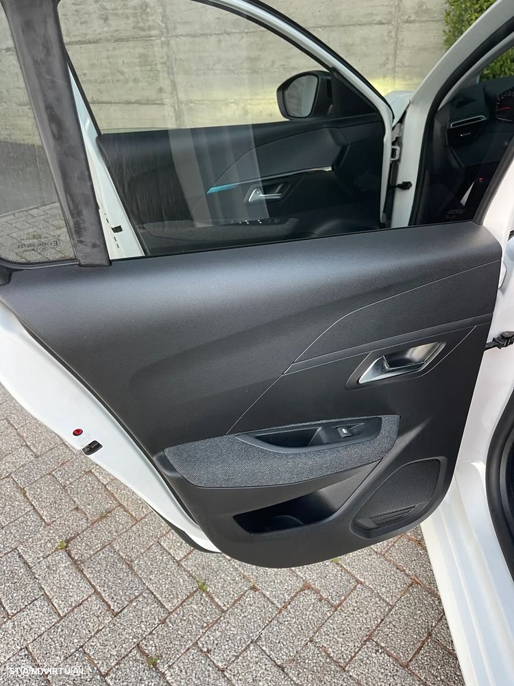 Peugeot 208 1.2 PureTech Allure - 17