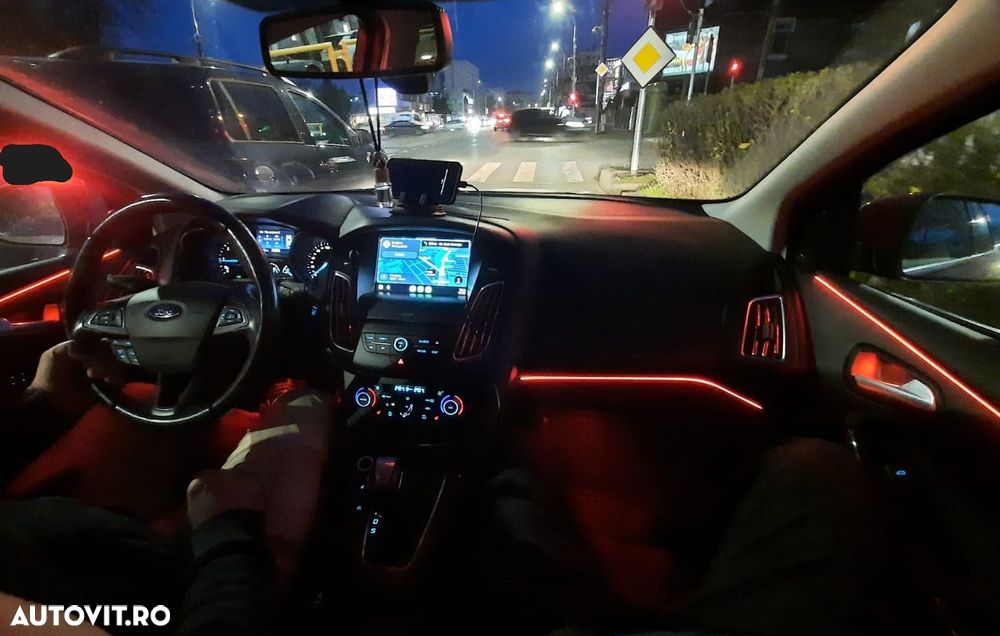 Ford Focus 2.0 TDCI Powershift Titanium - 6