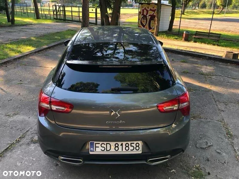 Citroën DS5 1.6 e-HDi Chic MCP - 8
