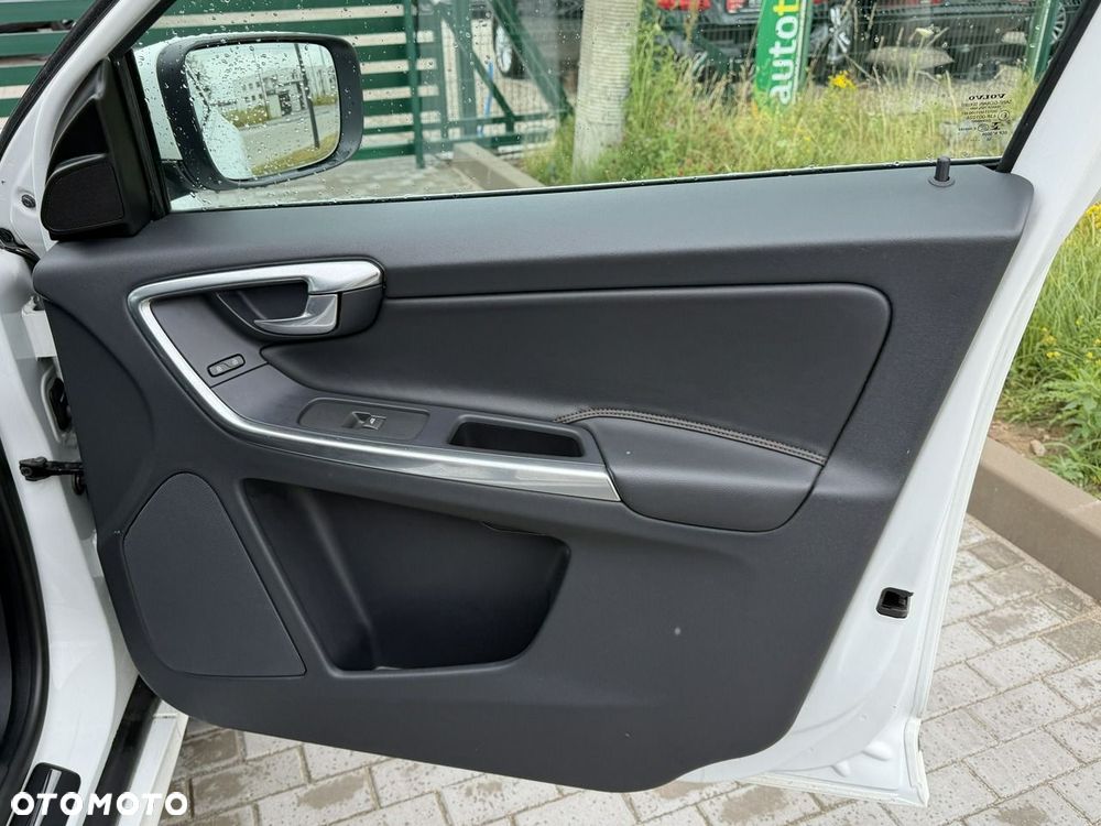 Volvo XC 60 D4 SCR Momentum - 33