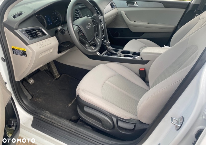 Hyundai Sonata - 10