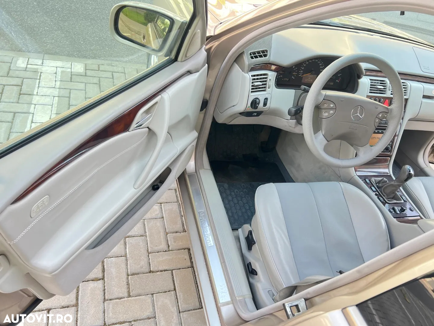 Mercedes-Benz E - 15