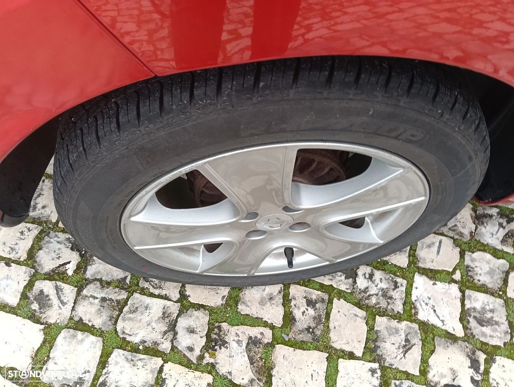 Renault Clio Sport Tourer - 17