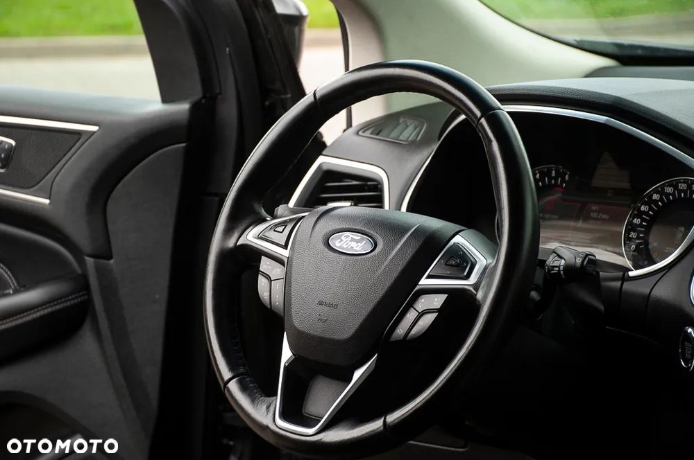 Ford Edge 2.0 TDCi Twin-Turbo 4WD Titanium - 9