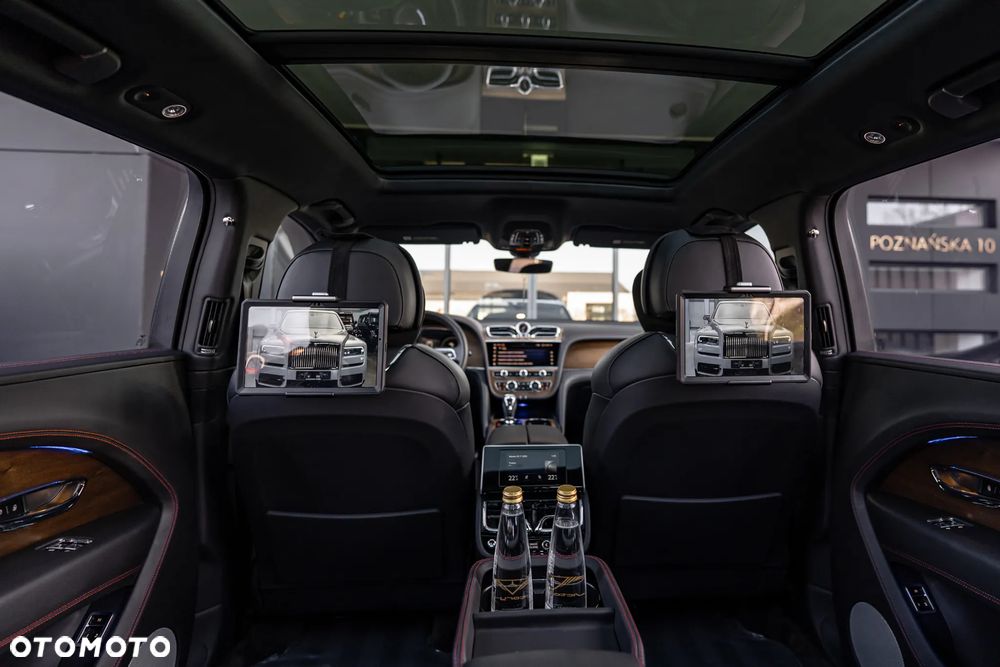 Bentley Bentayga EWB Azure - 35