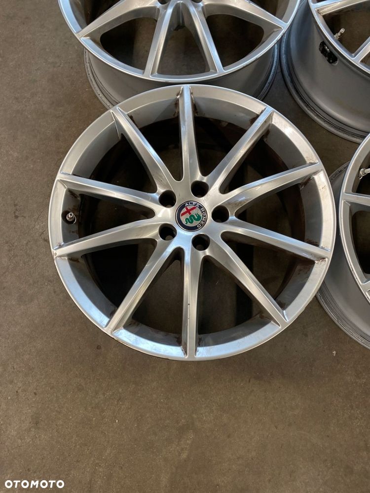 Felgi Aluminiowe Alfa Romeo Stelvio 5x110 8jx19 et34 - 2
