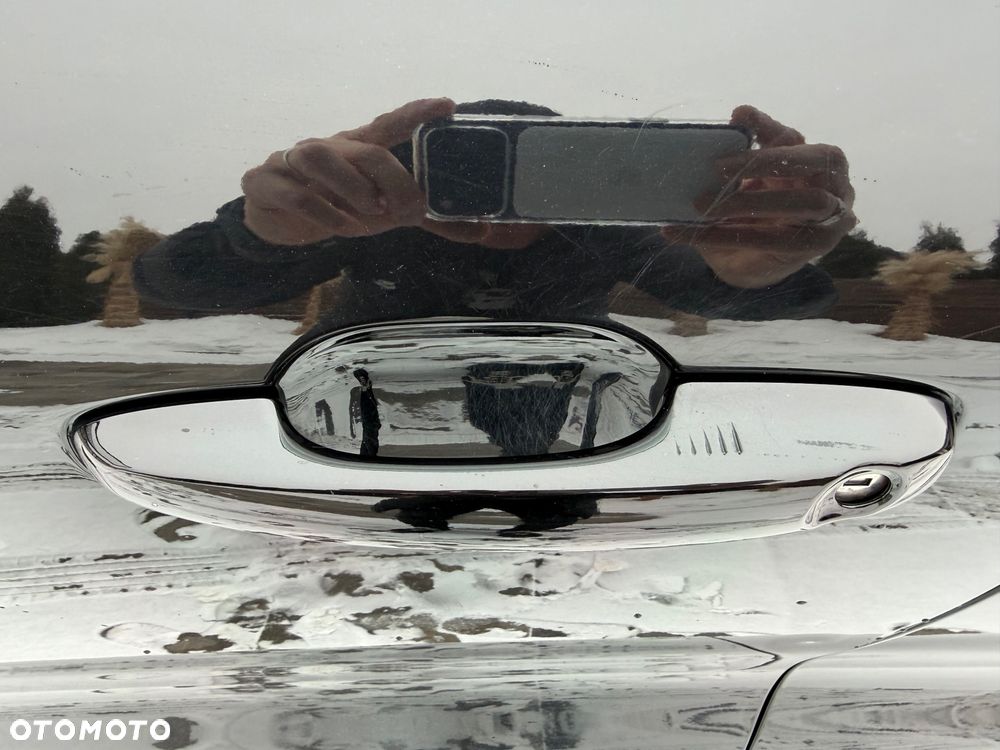 Ford Kuga 2.0 TDCi FWD Titanium - 25