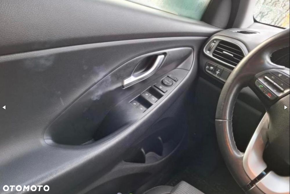Hyundai i30 1.4 Comfort - 10