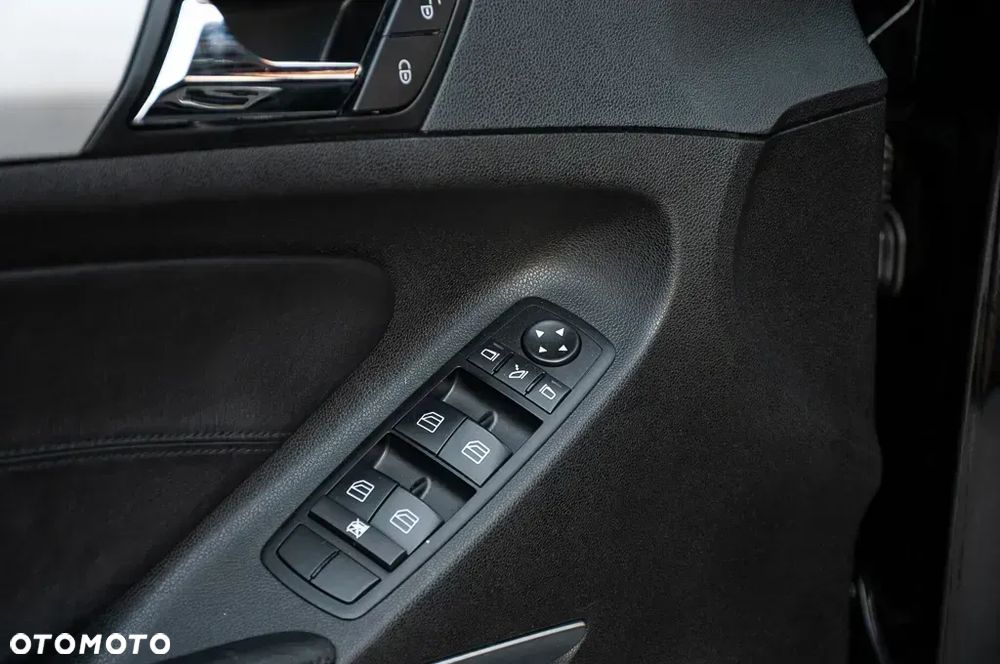 Mercedes-Benz ML 63 AMG 4Matic 7G-TRONIC - 37