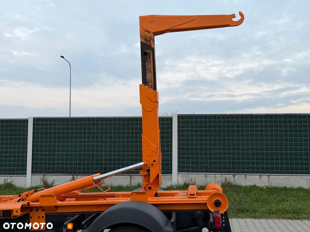 MAN TGL 8.180 // Hakowiec + HDS FASSI F40 // - 10