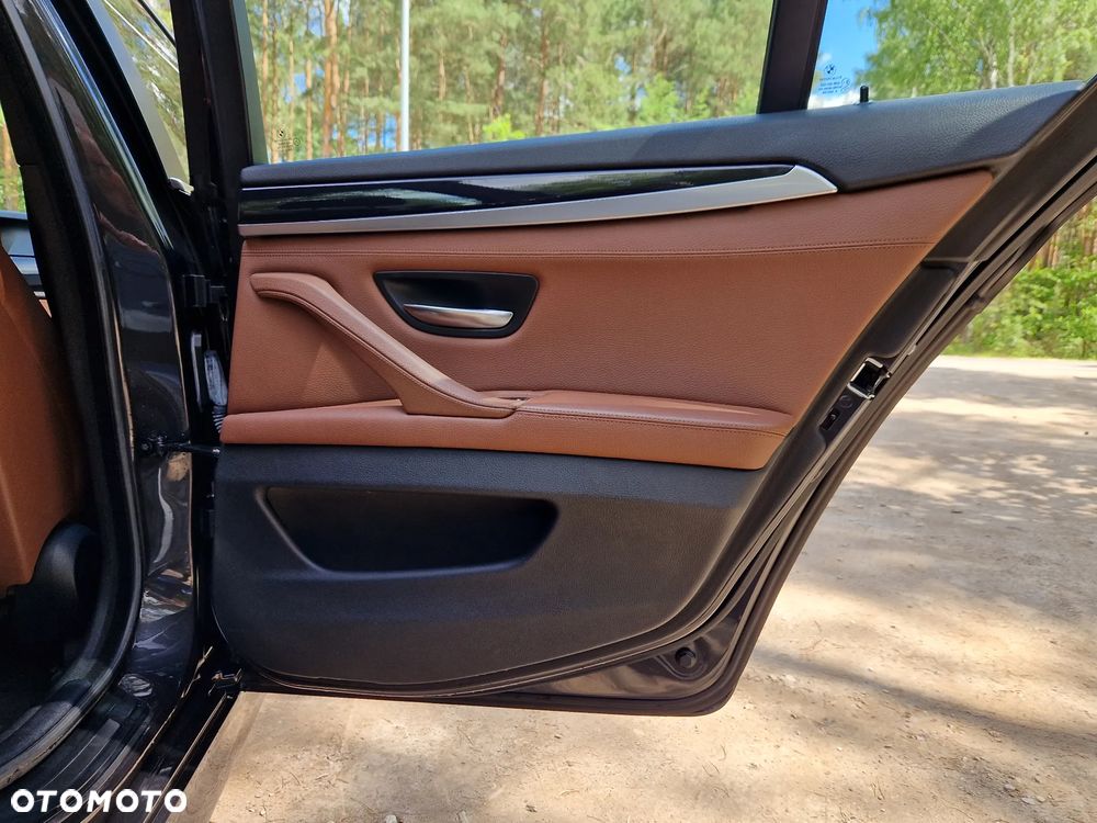BMW Seria 5 520d Luxury Line - 26