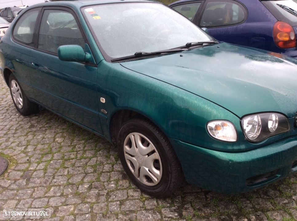 Toyota Corolla E11 de 2000  peças - 3