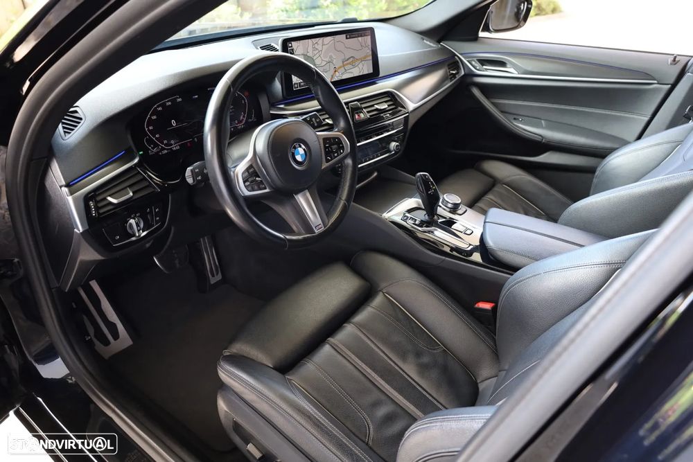 BMW 520 d Pack Desportivo M Auto - 55