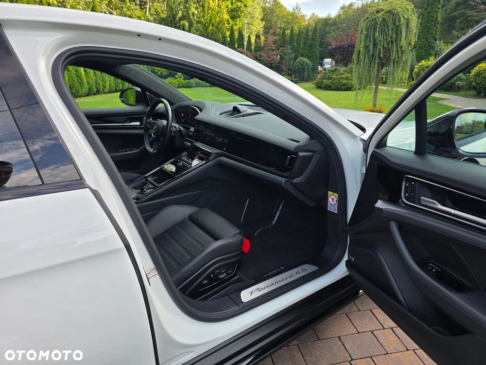 Porsche Panamera 4S E-Hybrid PHEV - 32