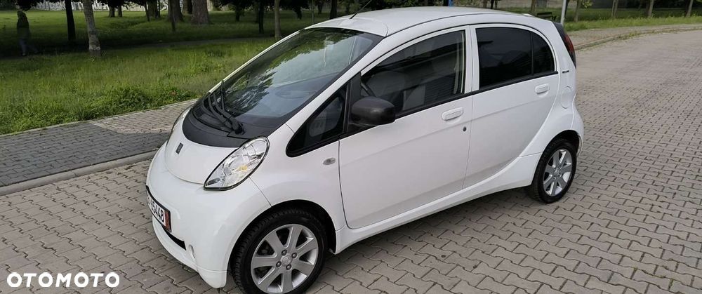 Peugeot iOn - 2