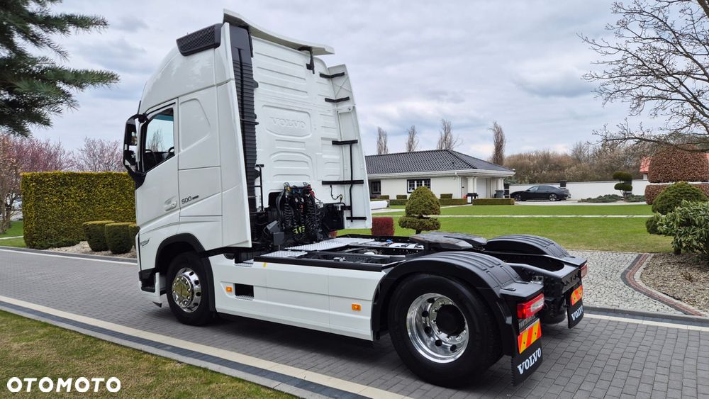 Volvo ///FH///500///2022///1 TURBINA ///JEDYNE 183 TYŚ KM/// GLOBETROTTER///XXL/// KLIMATYZACJA POSTOJOWA/// ZABUDOWY MIĘDZYOSIOWE/// ALUMINIOWE FELGI///FULL LED/// VIRTUAL COCPIT///PEDANTYCZNY  STAN///JAK NOWY - 6