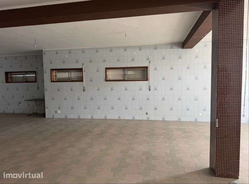 Espaço comercial/Loja 120 m2/Folgosa-Maia - Grande imagem: 4/4