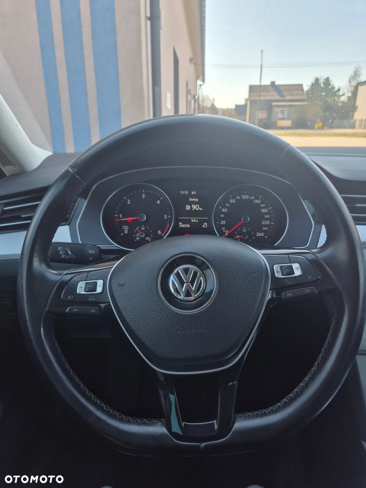 Volkswagen Passat 2.0 TDI (BlueMotion Technology) Comfortline - 15