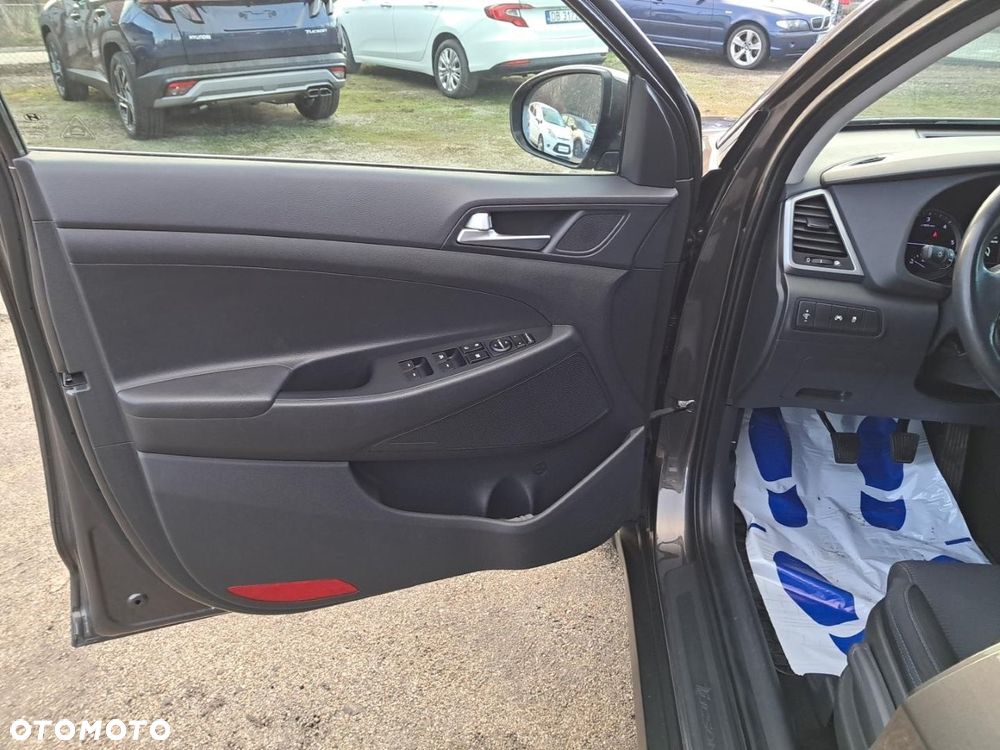 Hyundai Tucson 2.0 CRDI BlueDrive Style 2WD - 12