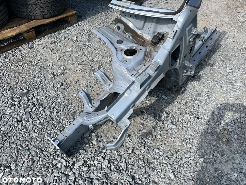 Ćwiartka lewa próg słupek KIA XCEED 23R - 2