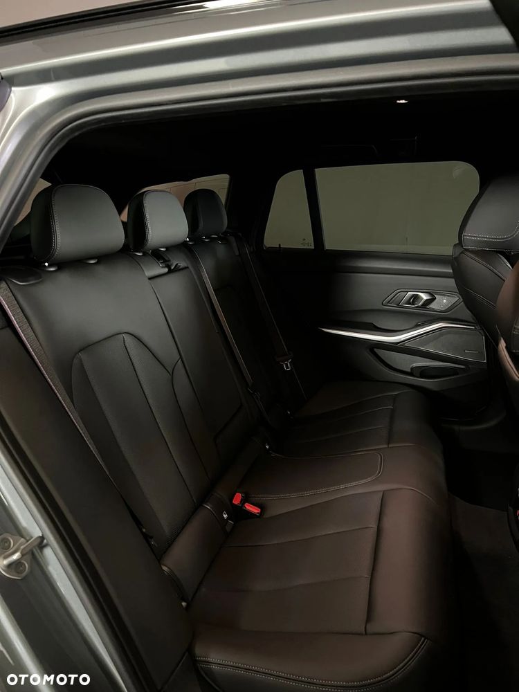 BMW Seria 3 - 24