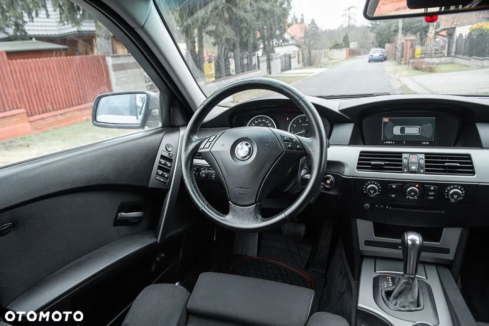 BMW Seria 5 525i - 27