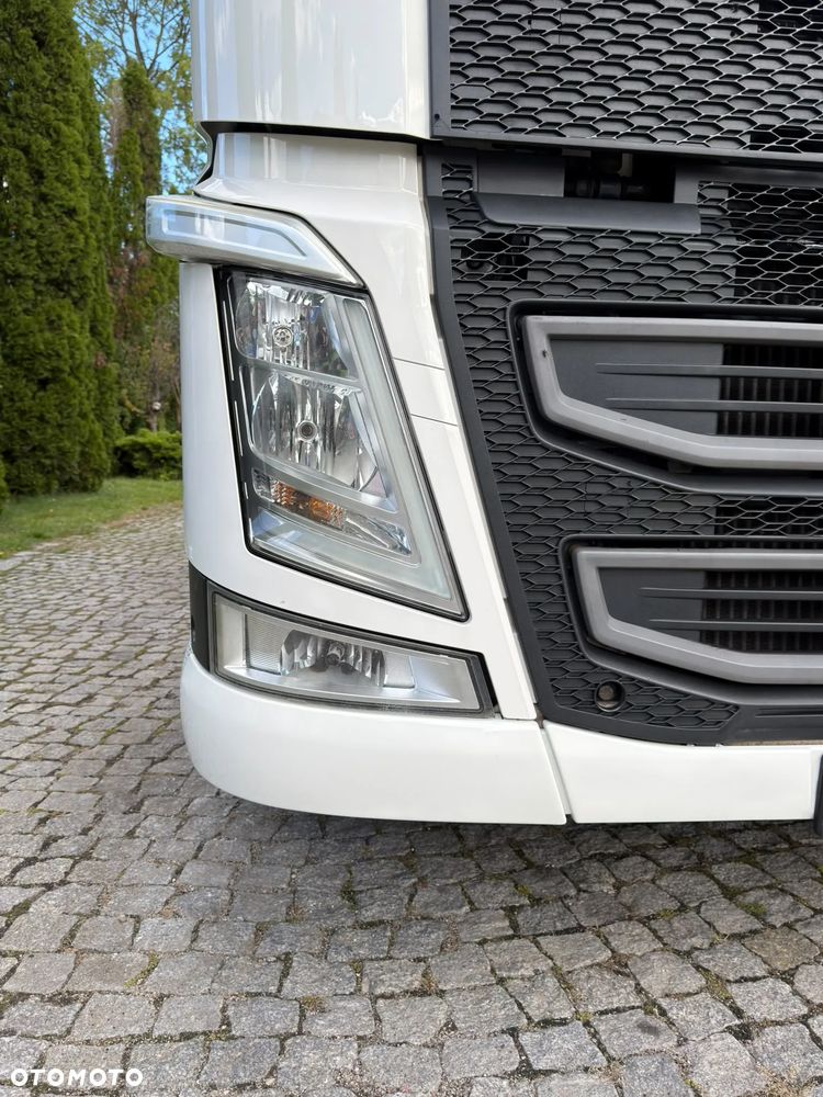 Volvo FH GLOBETROTTER - 17