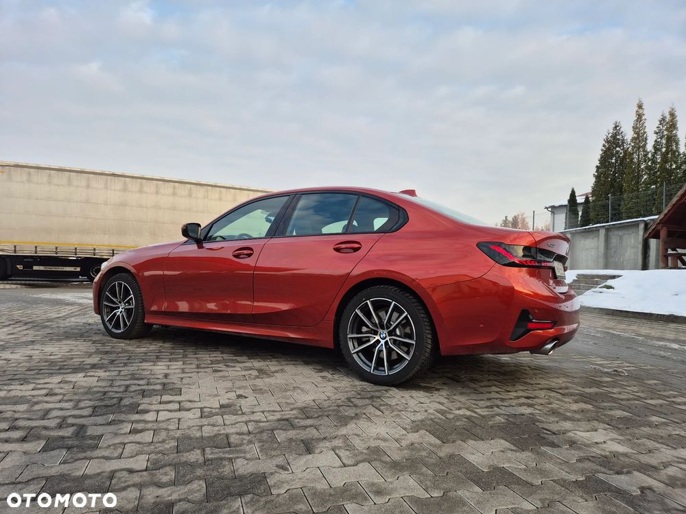 BMW Seria 3 330i xDrive Sport Line - 11