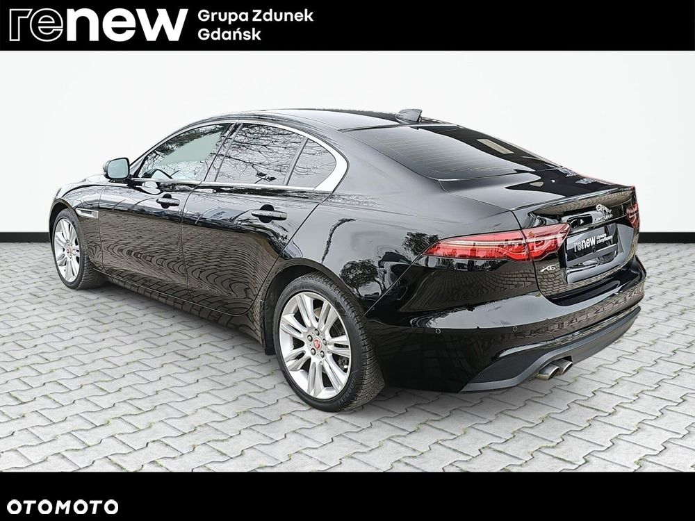 Jaguar XE - 9