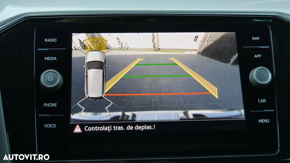 Volkswagen Passat 2.0 TDI SCR DSG Business - 4