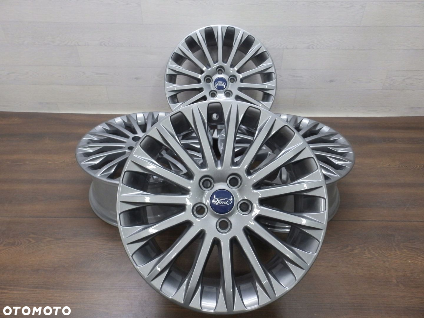 Felgi Ford Focus C-Max 7.0x17H2 Et50 5x108 Grafit - 2