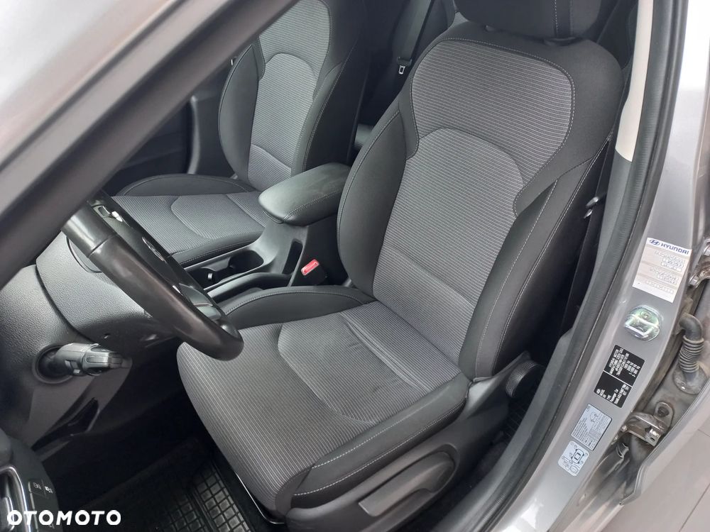 Hyundai i30 1.5 DPI Classic + - 24