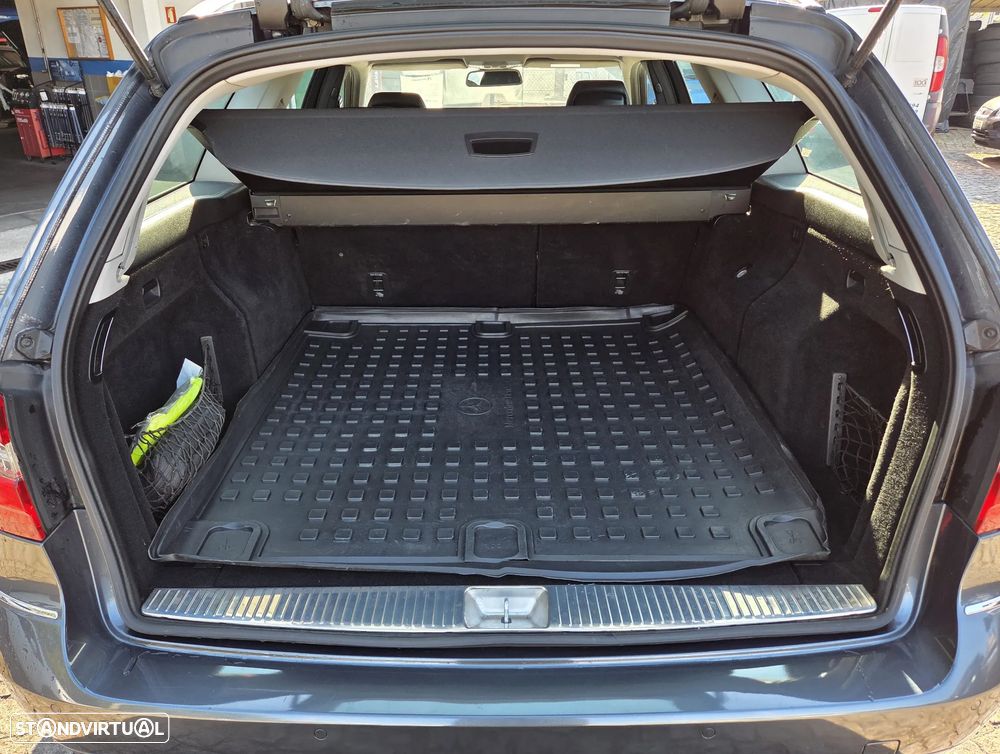 Mercedes-Benz E 250 CDi Elegance BlueEfficiency Auto. - 24