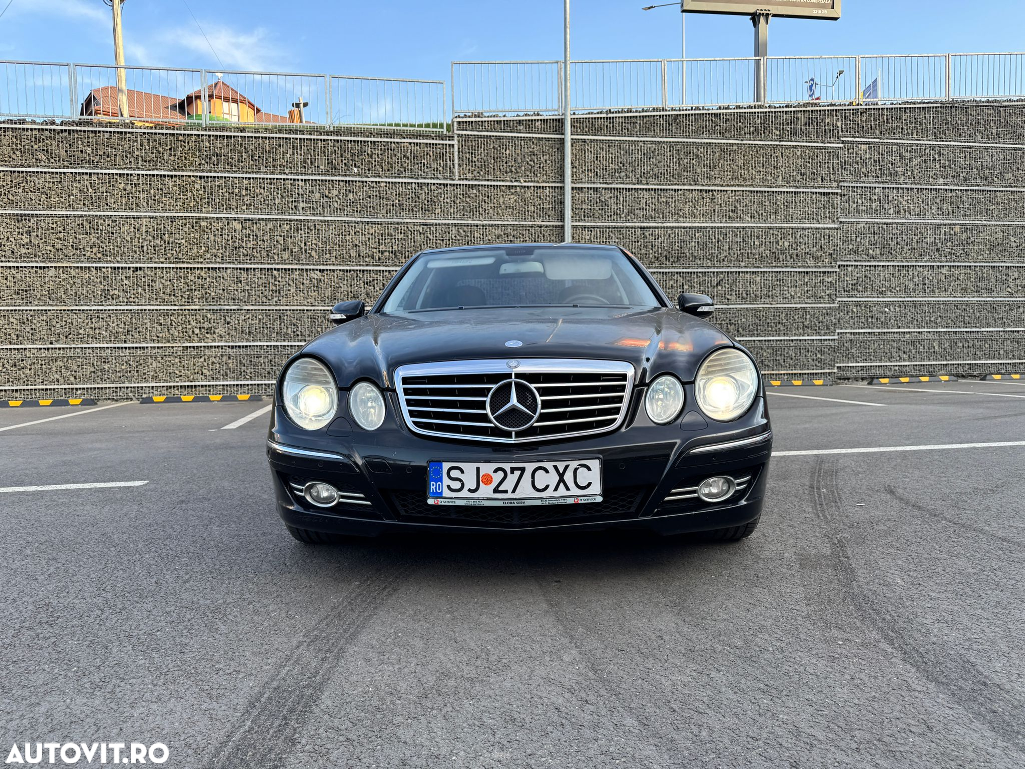 Mercedes-Benz E - 12