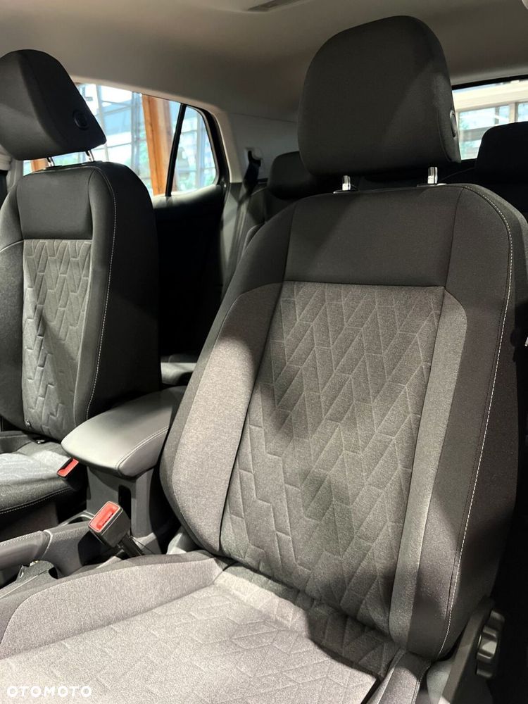 Volkswagen T-Cross - 13