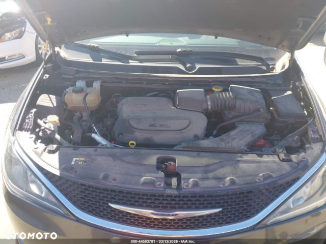 Chrysler Pacifica - 15