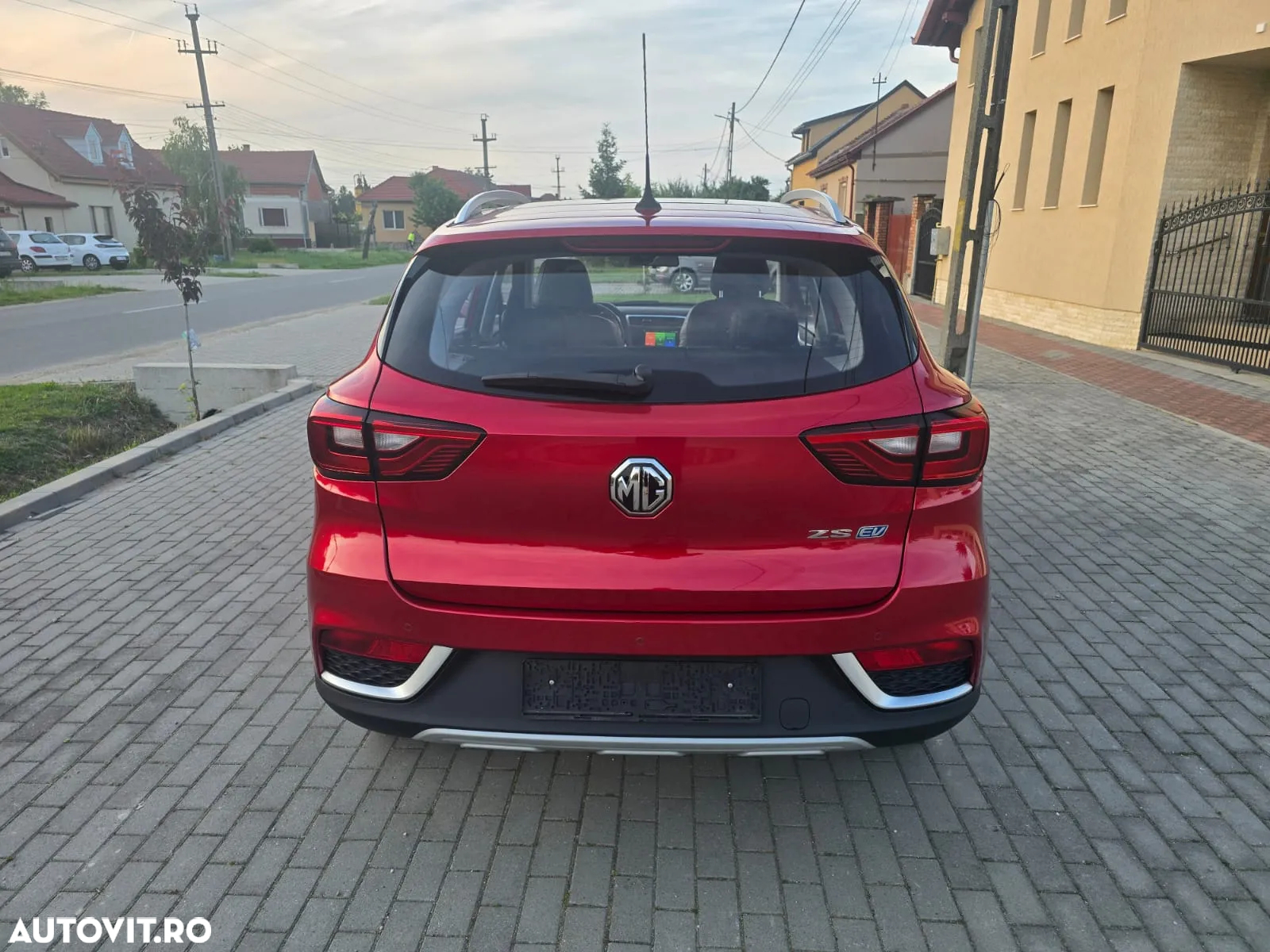MG ZS EV - 4