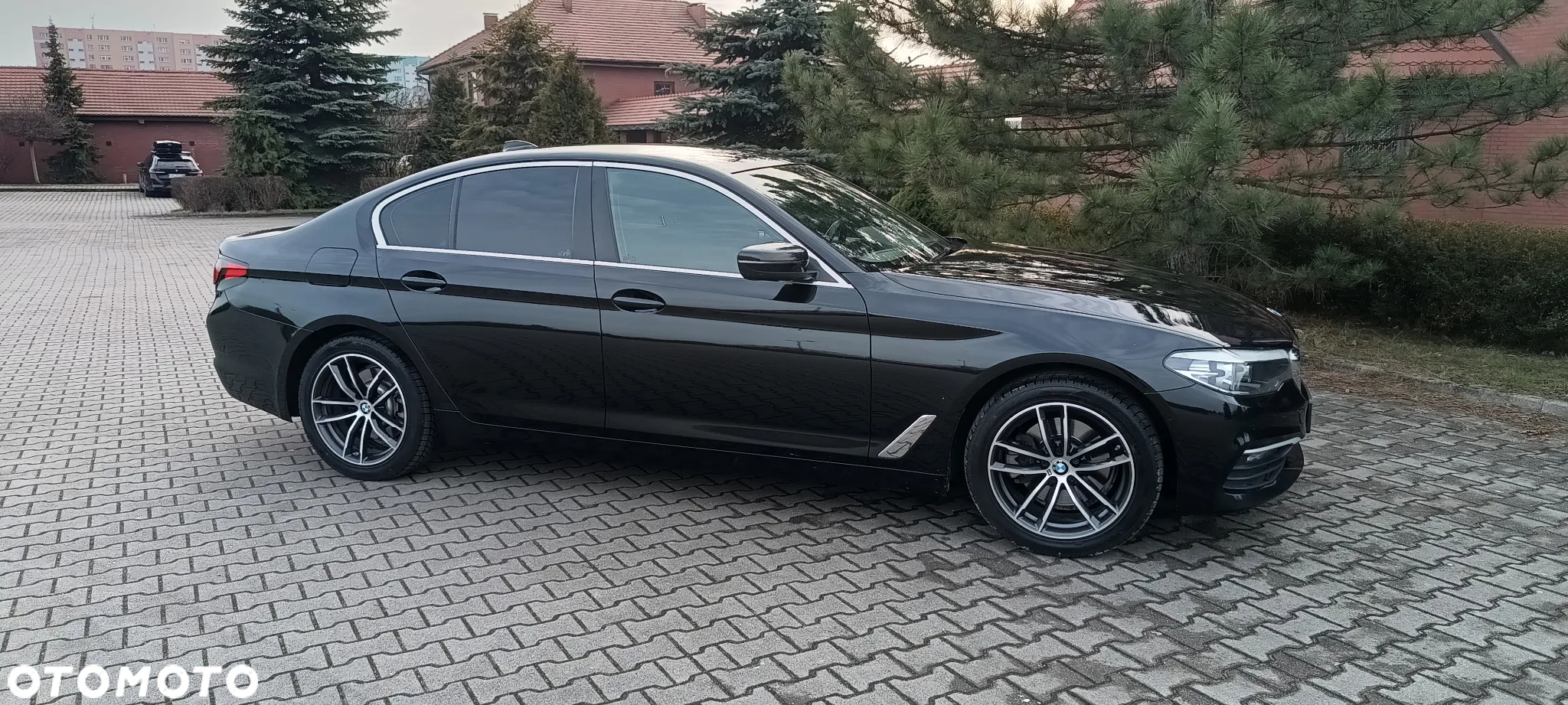 BMW Seria 5 518d - 11