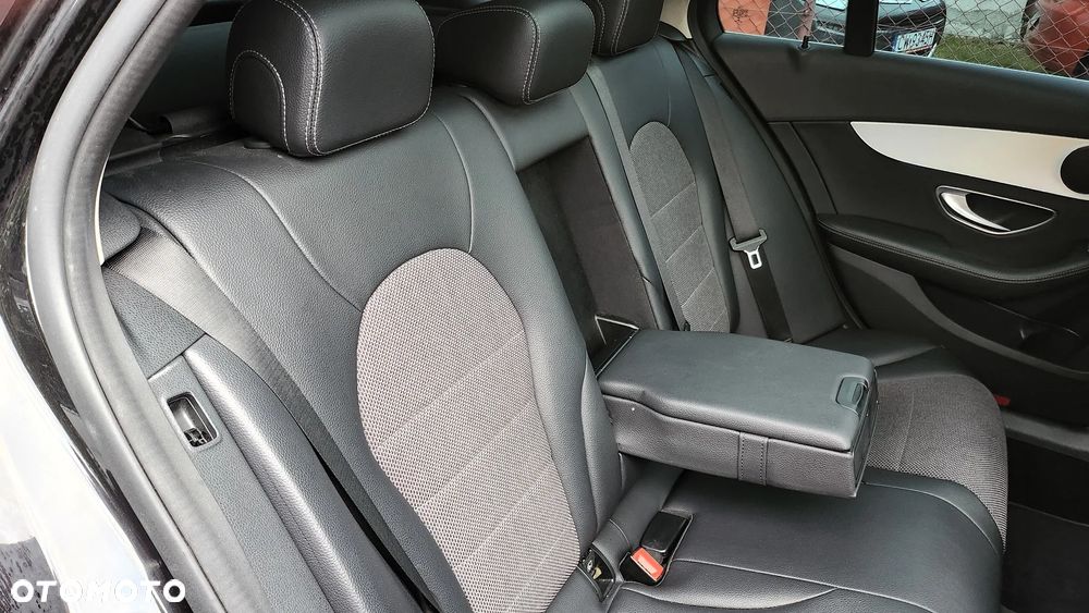 Mercedes-Benz Klasa C 180 (BlueEFFICIENCY) 7G-TRONIC Avantgarde - 9
