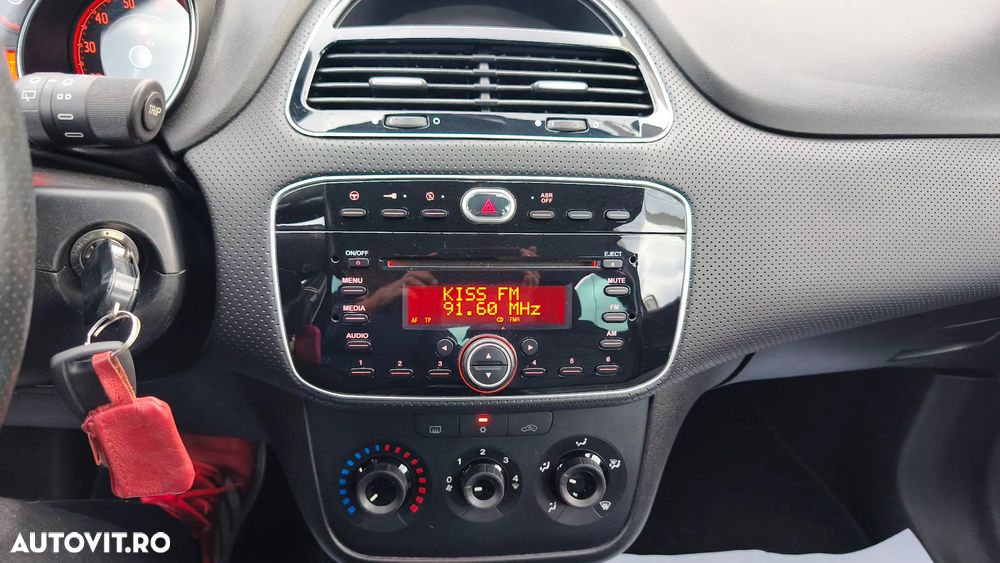 Fiat Grande Punto 1.4 16V Emotion - 25