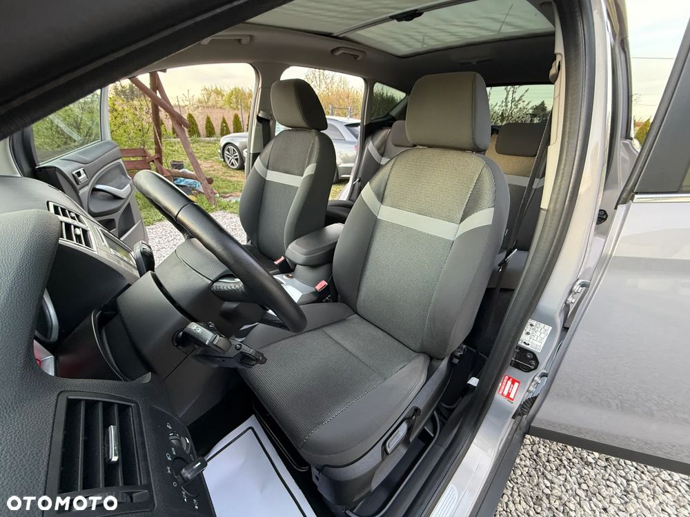 Ford Kuga 2.0 TDCi 2x4 Titanium - 26