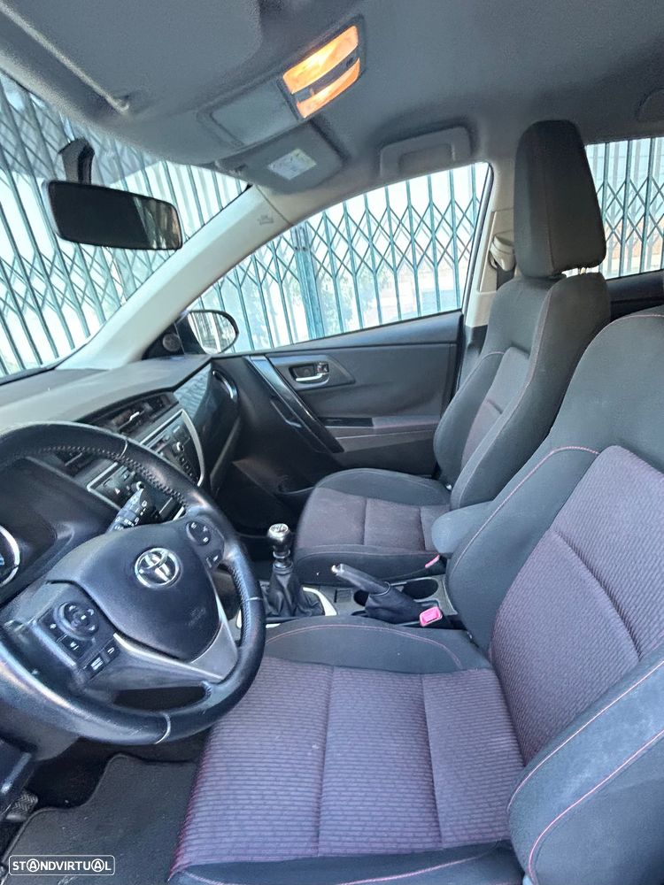 Toyota Auris Touring Sports 1.4 D-4D Com+P.Sport +Navi - 6