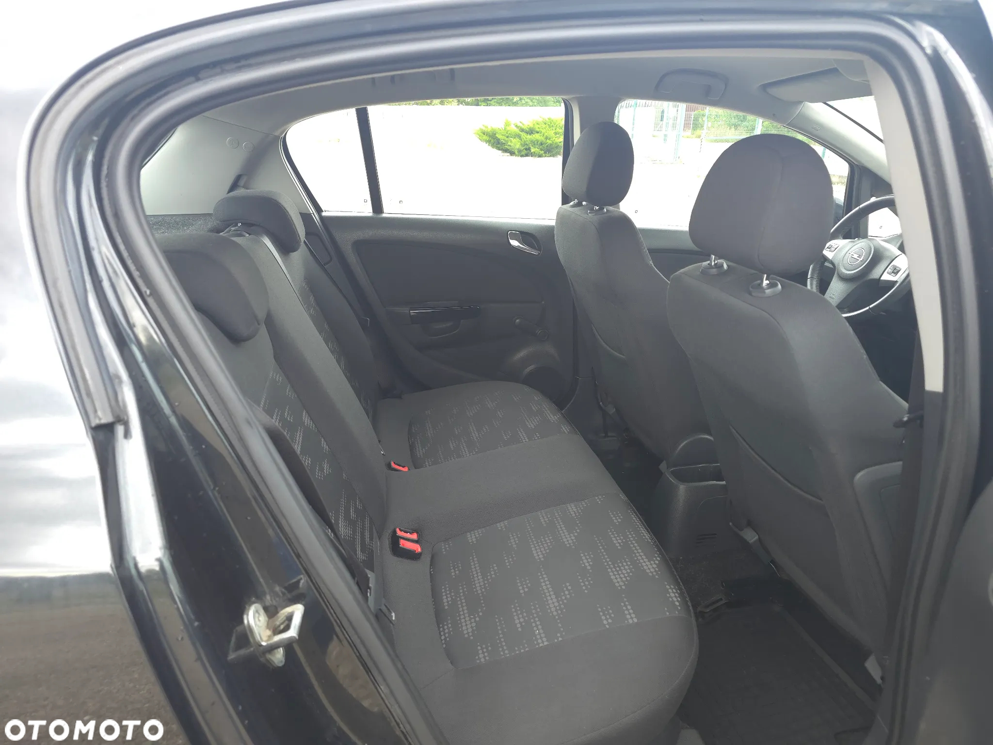 Opel Corsa 1.2 16V Enjoy - 12