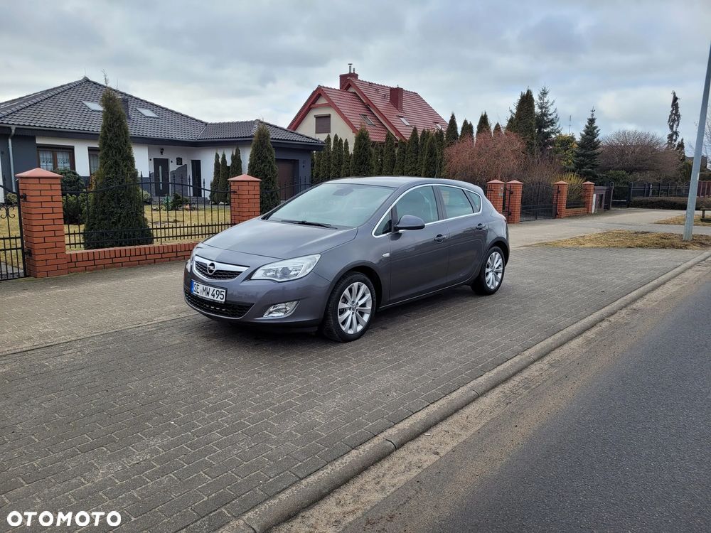 Opel Astra 1.4 Turbo Cosmo - 2